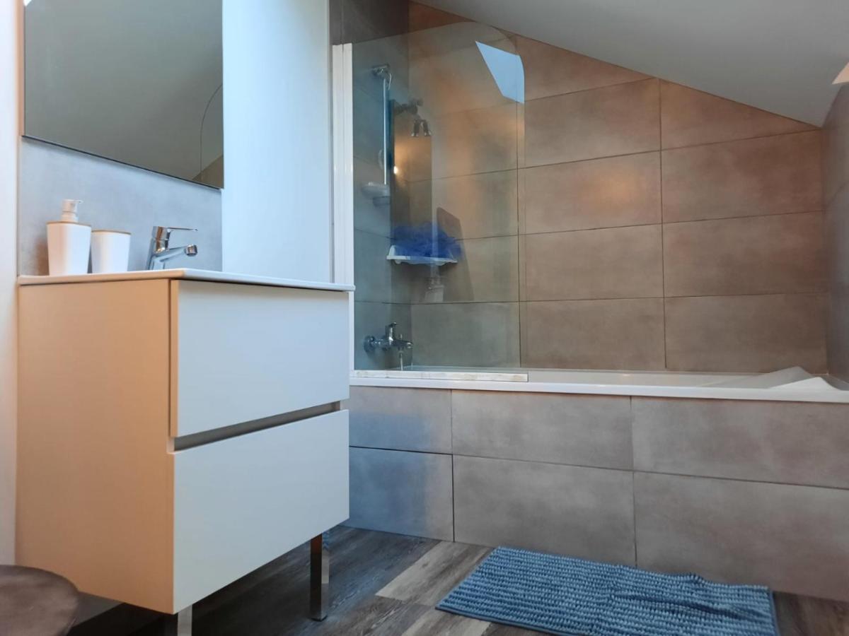 Duplex Proche De Geneve Et Du Leman Apartamento
